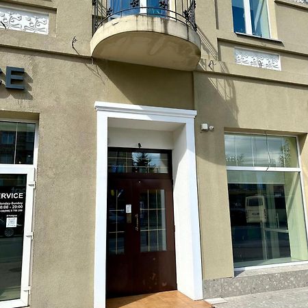 Apartments In The City Center, Near A Theatre, Zlata Plaza Rivne Exterior photo